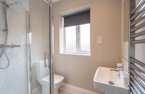 Smethwick House | Cosy 3 Bedroom Home in Birmingham with Garden