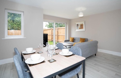 Smethwick House | Cosy 3 Bedroom Home in Birmingham with Garden