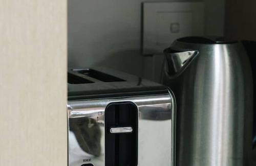 Keperra House | Cosy 4BR Home with Yard in Peaceful Keperra