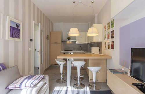 Borghetto Santo Spirito Apartment | Cosy apartment for 3 guests with WIFI, A/C, TV and balcony
