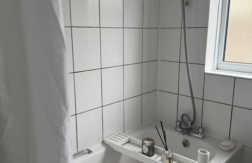 Noel Park Apartment | Cosy A&S Wood Green Apartment