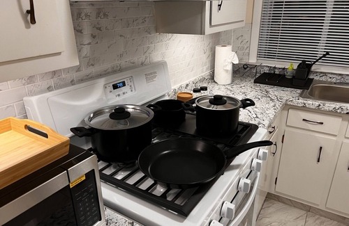 New Haven Apartment | COSY and HOMEY with ALL