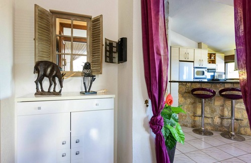 Oropesa del Mar Villa | Cosy apartment in villa for 4 guests with WIFI, pool, A/C, TV and terrace