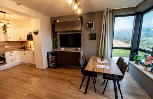 Loucna Pod Klinovcem Apartment | Cosy apartment for 4 guests with WIFI, TV and terrace