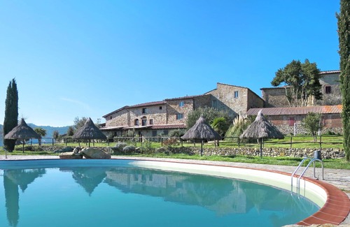 Santo Villa | Cosy apartment in villa for 4 people with pool, A/C, patio, pets allowed and panoramic view