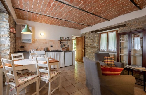 Monastero Bormida Apartment | Cosy apartment for 2 guests with WIFI, pool and TV