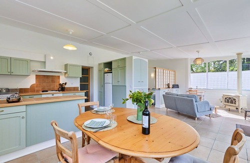 Croissanville Apartment | Cosy apartment for 2 people with WIFI and terrace