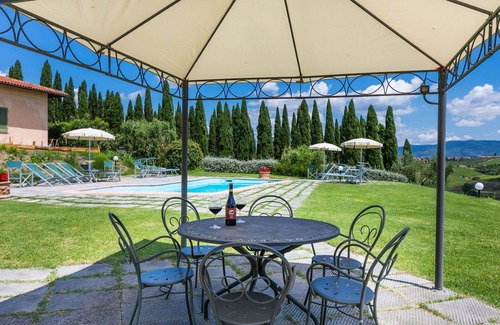 Cerreto Guidi Apartment | Cosy apartment for 4 guests with pool, WIFI, A/C, TV and pets allowed