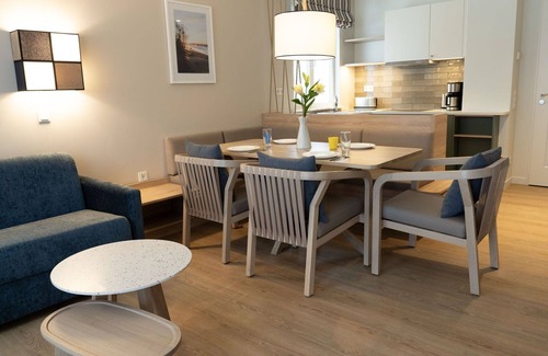 Tarnewitz Apartment | Cosy apartment for 4 people with WIFI, pool, TV and terrace