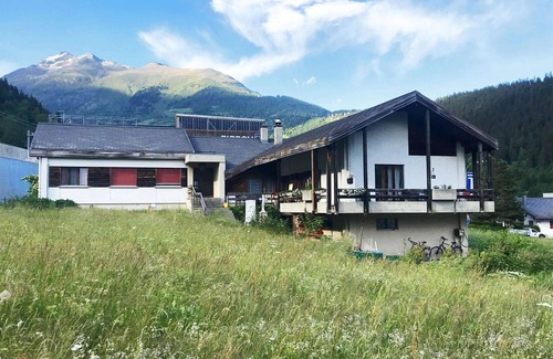 Fiesch Apartment | Cosy apartment for 10 people with WIFI, balcony and pets allowed