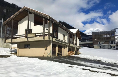 Fiesch Apartment | Cosy apartment for 10 people with WIFI, balcony and pets allowed