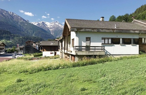 Fiesch Apartment | Cosy apartment for 10 people with WIFI, balcony and pets allowed