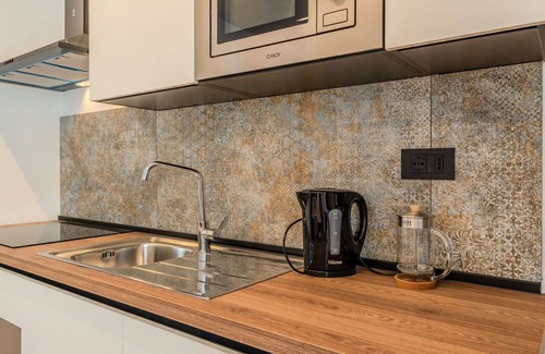 Verceia Apartment | Cosy apartment for 2 people with WIFI, A/C, TV and balcony