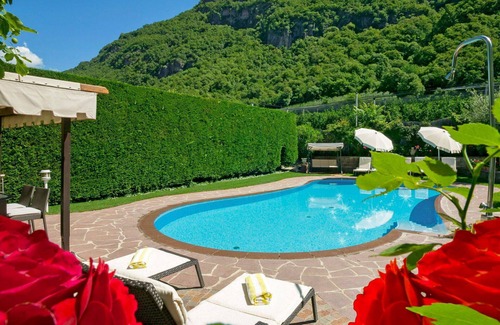 Postal Apartment | Cosy apartment for 3 people with A/C, WIFI, hot tub, pool, TV, balcony and pets allowed