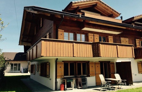 Adelboden Apartment | Cosy apartment for 4 people with WIFI, TV and balcony
