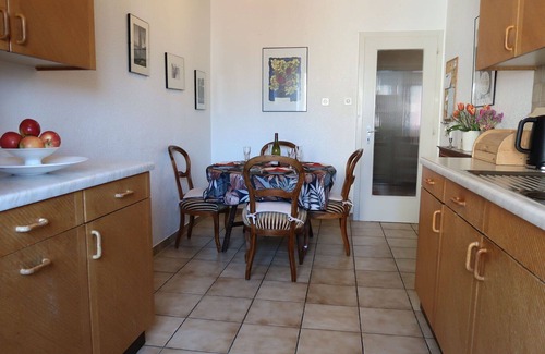 Fribourg Apartment | Cosy apartment for 4 guests with WIFI, TV and patio