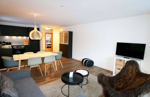 Saas-Fee Apartment | Cosy apartment for 4 guests with WIFI, TV and balcony
