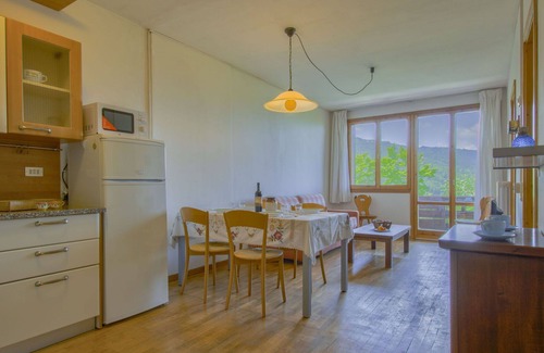 Abetone Apartment | Cosy apartment for 4 guests with WIFI, TV, terrace and pets allowed