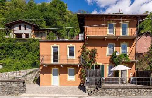 Trezzone Apartment | Cosy apartment for 4 guests with A/C, WIFI, TV and patio