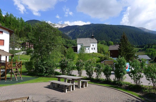 Acletta Apartment | Cosy apartment for 4 guests with WIFI, pool, TV, balcony, pets allowed and panoramic view