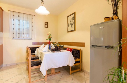 Mosenice Apartment | Cosy apartment for 4 guests with A/C, WIFI, TV and patio