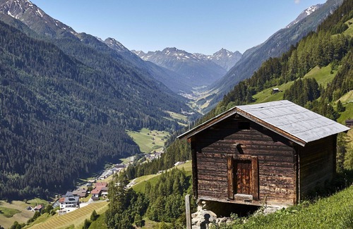 Kappl Apartment | Cosy apartment for 4 guests with WIFI and balcony