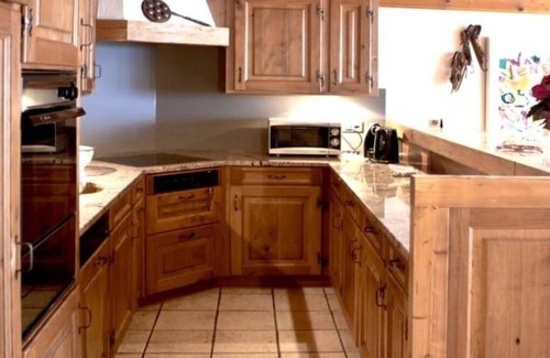 Gstaad Apartment | Cosy apartment for 4 guests with WIFI, TV and balcony