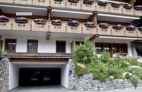 Gstaad Apartment | Cosy apartment for 4 guests with WIFI, TV and balcony