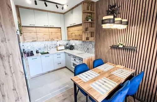 Gaski Apartment | Cosy apartment for 4 guests with WIFI, hot tub, pool, TV and balcony