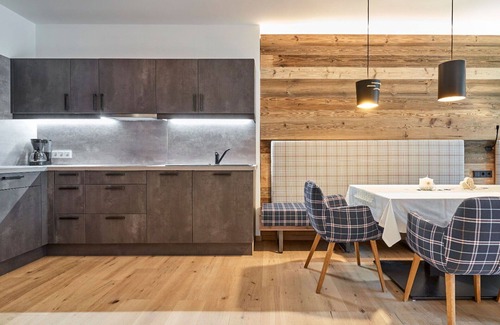 Soelden Apartment | Cosy apartment for 4 guests with WIFI, TV, balcony and pets allowed