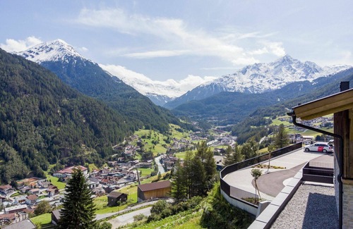 Soelden Apartment | Cosy apartment for 4 guests with WIFI, TV, balcony and pets allowed