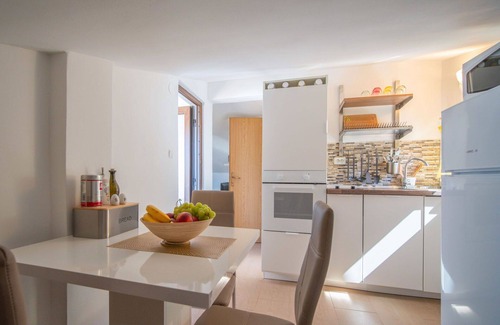 Stinica Apartment | Cosy apartment for 4 guests with A/C, WIFI, TV and terrace