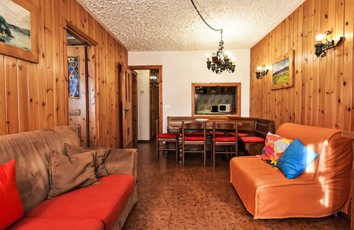 Madesimo Apartment | Cosy apartment for 4 people with WIFI, TV, balcony and pets allowed
