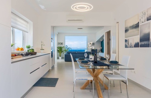 Cinisi Apartment | Cosy apartment for 4 people with A/C, WIFI, TV and terrace