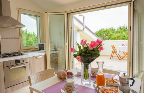 Pineto Apartment | Cosy apartment for 4 people with WIFI, A/C, TV, terrace, pets allowed and panoramic view