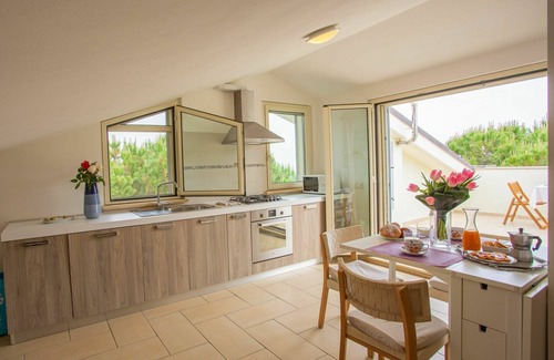 Pineto Apartment | Cosy apartment for 4 people with WIFI, A/C, TV, terrace, pets allowed and panoramic view