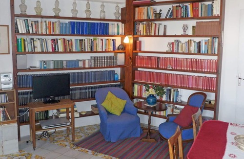 Ischia Porto Apartment | Cosy apartment for 5 guests with WIFI, TV and terrace
