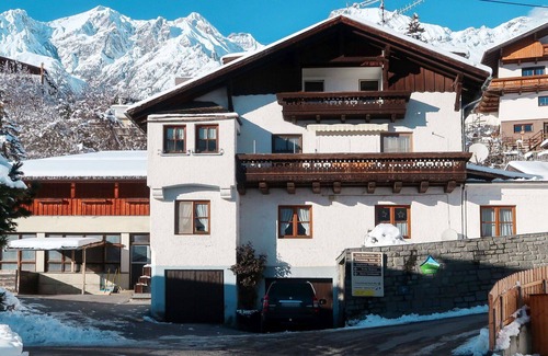 Grins Apartment | Cosy apartment for 5 guests with WIFI, TV and balcony