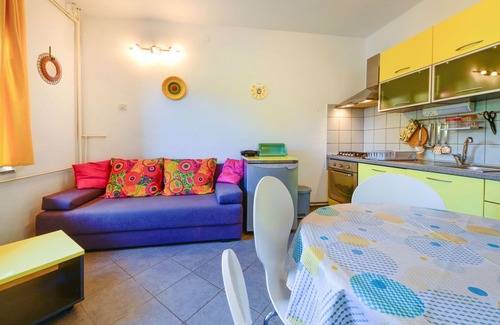 Sibinj Krmpotski Apartment | Cosy apartment for 5 guests with WIFI, A/C, TV and terrace