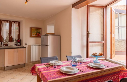 Maccagno Apartment | Cosy apartment for 5 people with TV, terrace and pets allowed