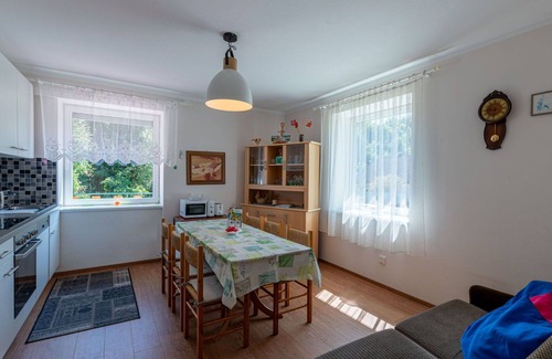 Gallizien Apartment | Cosy apartment for 6 people with WIFI, TV, patio, pets allowed and panoramic view