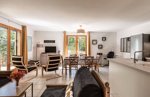 Lozari Apartment | Cosy apartment for 6 guests with pool, WIFI, A/C, TV and patio
