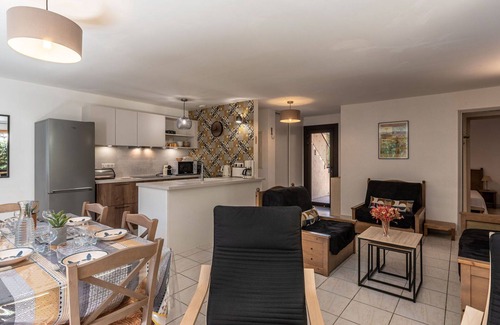 Lozari Apartment | Cosy apartment for 6 guests with pool, WIFI, A/C, TV and patio