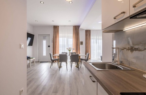 Celina Apartment | Cosy apartment for 6 guests with private pool, WIFI, A/C, TV and terrace