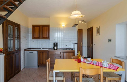 Valloria Apartment | Cosy apartment for 6 guests with hot tub, WIFI, pool, A/C, TV and patio