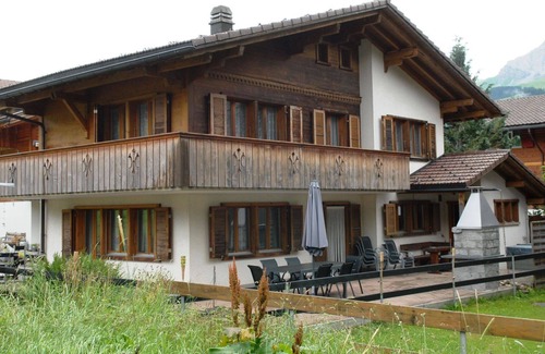 Adelboden Apartment | Cosy apartment for 8 guests with WIFI, balcony and pets allowed
