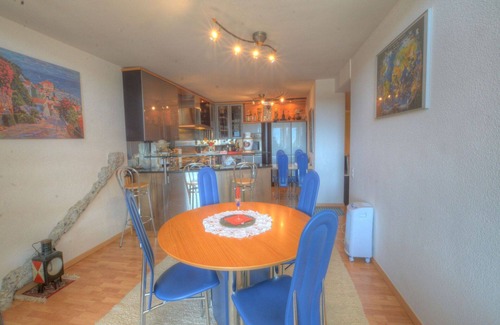 Ayent Apartment | Cosy apartment for 8 people with hot tub, TV and balcony