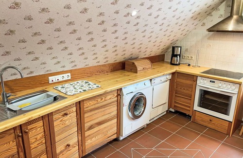 Wanna Apartment | Cosy apartment for 3 people with WIFI, hot tub, TV, balcony and panoramic view