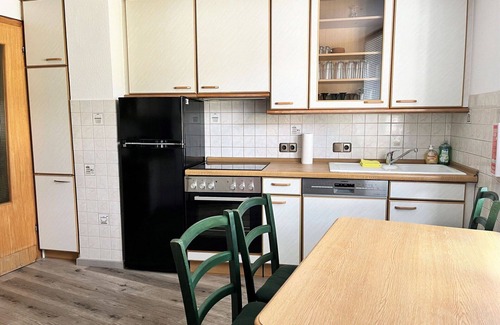 Quiddelbach Apartment | Cosy apartment for 10 guests with A/C, WIFI, TV and patio