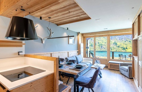 Tignes Apartment | Cosy apartment for 5 guests with WIFI, TV and terrace